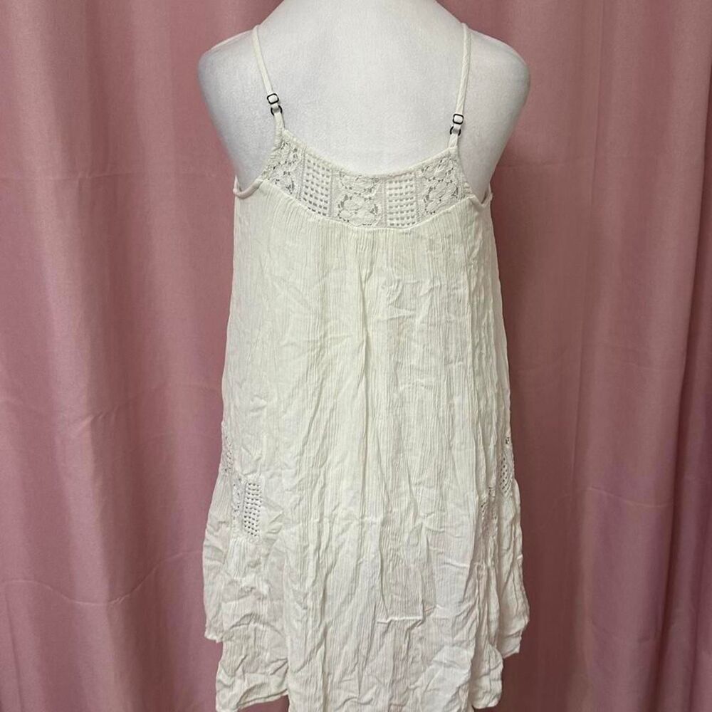 Xhilaration Women's White and Cream Vest - Picture 4 of 6